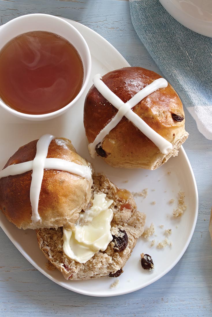 Easy Hot Cross Buns Recipe King Arthur Flour 2677